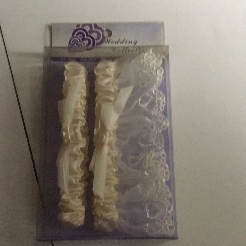Two piece wedding Garter Set  Brand new never used in original package